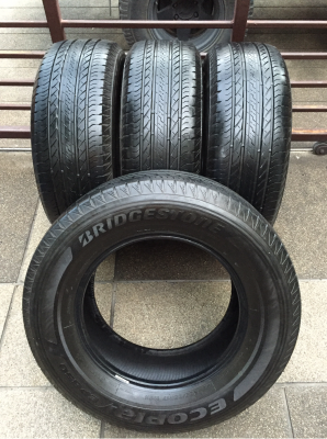 ยาง Bridgestone 265 65 17 ปลายปี14 ดอกเยอะ พร้อมใช้งาน ราคาไม่แพง