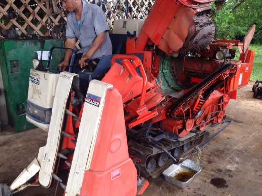 ขายรถเกี่ยวข้าว คูโบต้า