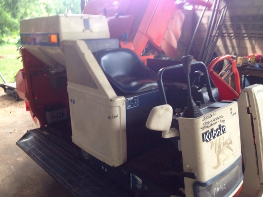 ขายรถเกี่ยวข้าว คูโบต้า