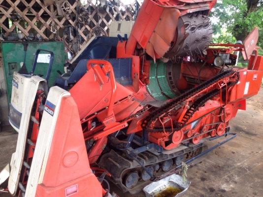 ขายรถเกี่ยวข้าว คูโบต้า