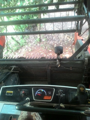 ขายรถเกี่ยวข้าวคูโบต้า  DC 70 g   สภาพสวย  ราคา  575,000  รถพร้อมใช้