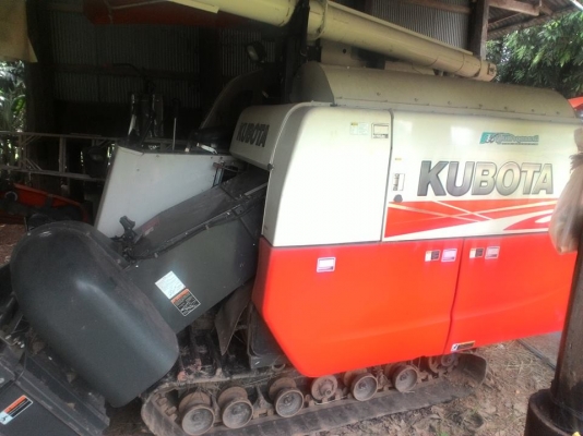 ขายรถเกี่ยวข้าวคูโบต้า  DC 70 g   สภาพสวย  ราคา  575,000  รถพร้อมใช้