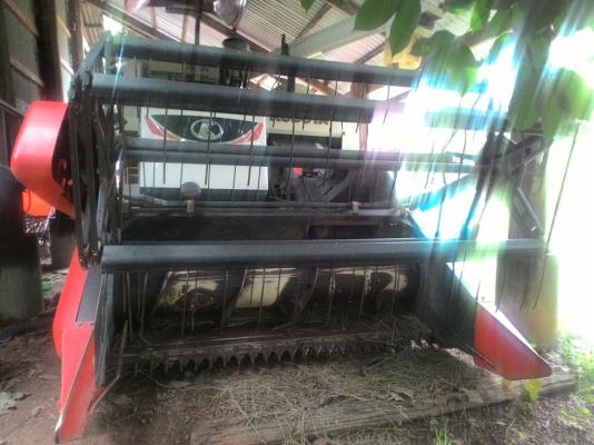 ขายรถเกี่ยวข้าวคูโบต้า  DC 70 g   สภาพสวย  ราคา  575,000  รถพร้อมใช้