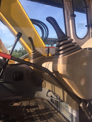 ขายรถขุดนำเข้าจากญี่ปุ่น sumitomo sh75x3 สภาพสวยพร้อมใช้งาน ช่วงล่างสวย มีลายแยค สนใจติดต่อ089-2579650 ดูรถได้ที่ อ.นครชัยศรี จ.นครปฐม