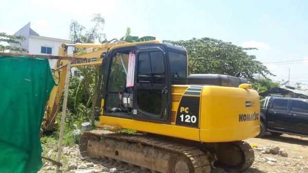 ขายดาวน์ Komatsu PC120-8 ไมล์ 5,000 ขม. สภาพสวยค่ะ