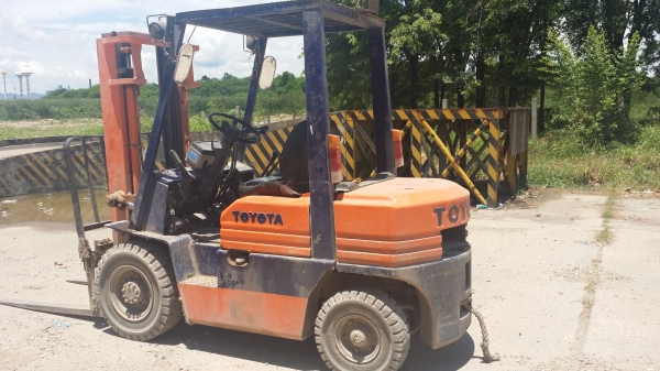 รถโฟคลิฟท์TOYOTAรุ่น5FD25 ดีเซล
