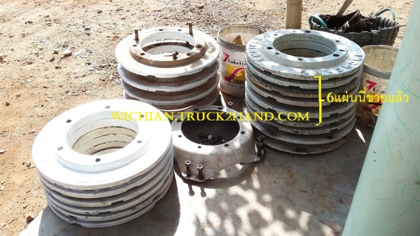 ขายเวทถ่วงล้อหลังรถไถฟอ์ด นิวฮอลแลนด์ เก่านอก แท้ติดรถมีหลายชุดสภาพสวยๆ แผ่นหนาหนักมาก แผ่นละ2,500บาท.