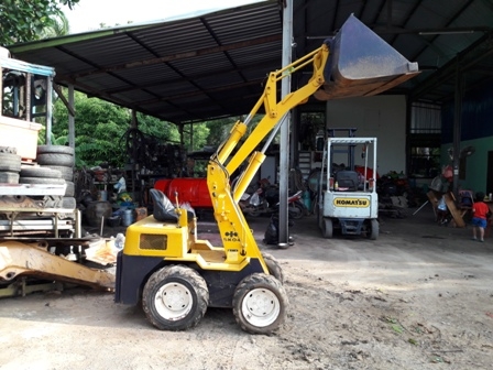 รถตัก KOMATSU SK04