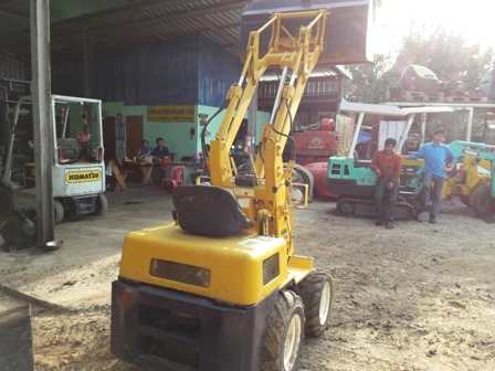 รถตัก KOMATSU SK04