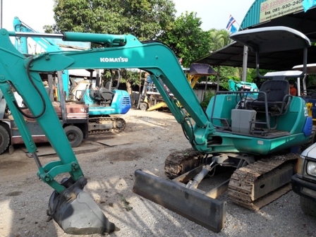 แบ็คโค KOMATSU PC20-7