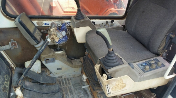 ขายถูกมาก รถขุด แบคโฮ ขนาดใหญ่ DAEWOO PC220-3 ราคา 580,000 บาท เท่านั้น เก่านอก พร้อมใช้งาน ขายถูกมาก รถขุด แบคโฮ ขนาดใหญ่ DAEWOO PC220-3 ราคา 580,000 บาท เท่านั้น เก่านอก พร้อมใช้งาน