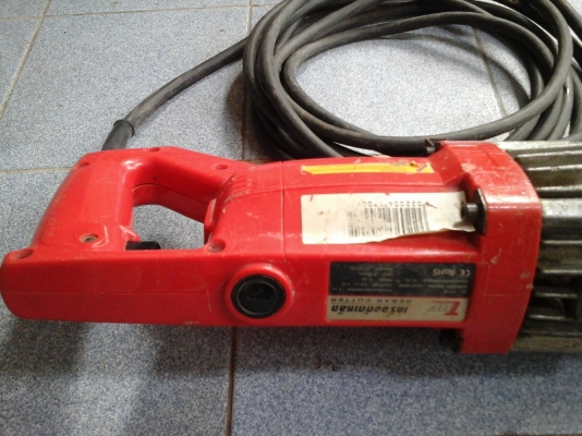 เครื่องตัดเหล็กมือถือ ตัดเหล็กเหล็กเส้นหรือเหล็กข้ออ้อย 4-16 mm. สภาพพร้อมใช้งาน (พร้อมกล่องเครื่องมือ)