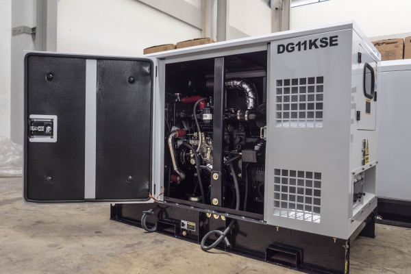 เครื่องปั่นไฟ 11KVA 3เฟส รับประกันสินค้า 1ปี มีสินค้าพร้อมส่ง