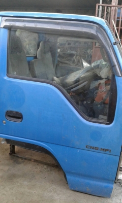 หัวเก๋ง Isuzu NKR เก่านอก