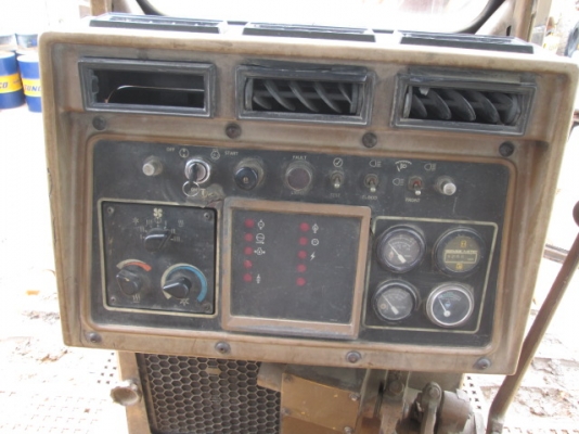 ขายรถแทรคเตอร์ แคท D8N มือสองเก่าไทย สภาพพร้อมใช้งาน