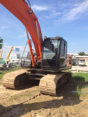 HITACHI ZX200-5G yr.2013