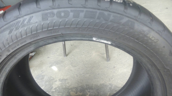 245/45R17 RUNON ON FLAT BRIDGESTONE POTENZA S001 ยางสวยทั้งคู่ มี 2เส้น ปี15 tel.081-4273941 ไอดีไลน์ 0814273941 245/45R17 RUNON ON FLAT BRIDGESTONE POTENZA S001 ยางสวยทั้งคู่ มี 2เส้น ปี15 tel.081-4273941 ไอดีไลน์ 0814273941