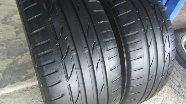 245/45R17 RUNON ON FLAT BRIDGESTONE POTENZA S001 ยางสวยทั้งคู่ มี 2เส้น ปี15 tel.081-4273941 ไอดีไลน์ 0814273941 245/45R17 RUNON ON FLAT BRIDGESTONE POTENZA S001 ยางสวยทั้งคู่ มี 2เส้น ปี15 tel.081-4273941 ไอดีไลน์ 0814273941