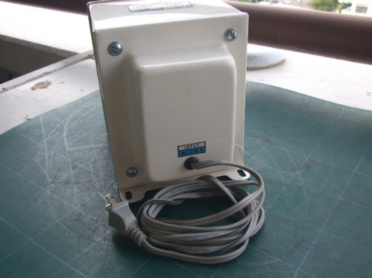 หม้อแปลงไฟจาก 220v ==> 100v /110v ขนาด 1,500W ของ KRR