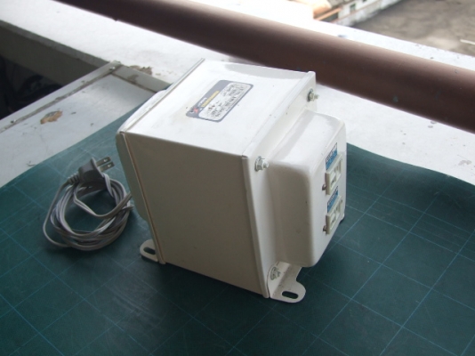 หม้อแปลงไฟจาก 220v ==> 100v /110v ขนาด 1,500W ของ KRR