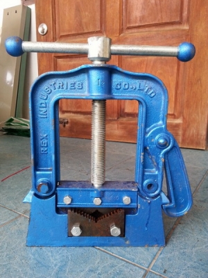 ปากกาจับแป๊ป REX ผลิตที่ญีปุ่น ของใหม่เก่าเก็บ มี 2 ขนาด ปากกาจับแป๊ป REX ผลิตที่ญีปุ่น ของใหม่เก่าเก็บ มี 2 ขนาด