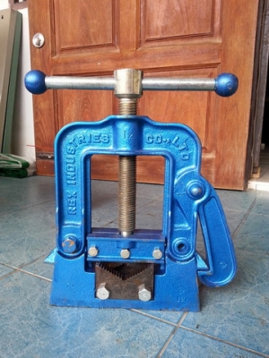 ปากกาจับแป๊ป REX ผลิตที่ญีปุ่น ของใหม่เก่าเก็บ มี 2 ขนาด ปากกาจับแป๊ป REX ผลิตที่ญีปุ่น ของใหม่เก่าเก็บ มี 2 ขนาด