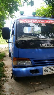 ขาย Isuzu NPR 71 P รถ6ล้อบรรทุก มีเครน เครื่อง 125 แรง