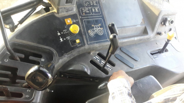 ขายรถไถ NEWHOLLAND TM125