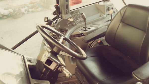 ขายรถไถ NEWHOLLAND TM125 ขายรถไถ NEWHOLLAND TM125