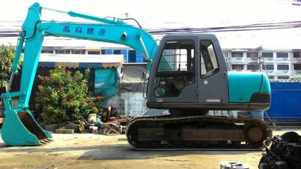 ขายKOBELCO  SK100-3  เก่าญี่ปุ่น ..สภาพสวย...เครื่องปั๊มดี....ระบบคล่อง....เอกสารครบ  .โทร089-3818694   ดวงนภา