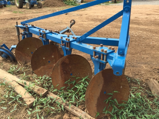 ขายผานรถไถ 4 CMT สภาพดี พร้อมใช้งาน