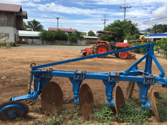 ขายผานรถไถ 4 CMT สภาพดี พร้อมใช้งาน
