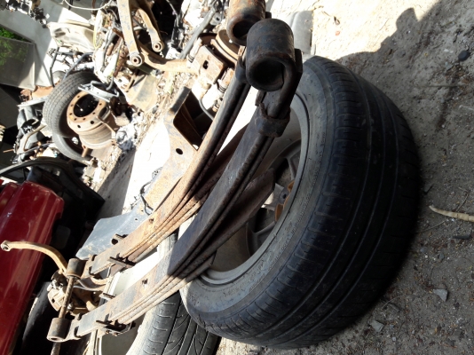 แหนบคู่หลัง TOYOTA DYNA LH80 รุ่นปีกนก ของญี่ปุ่น ขาย 1 คู่