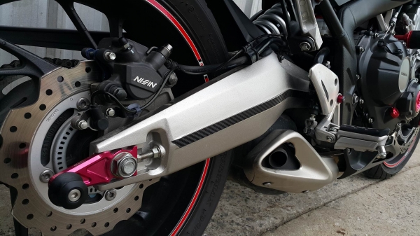 CB650F สวยสวรรค์ ปีสดๆ 2015 วิ่งน้อยมากมีประกันศูนย์ ต่อรองได้คับ