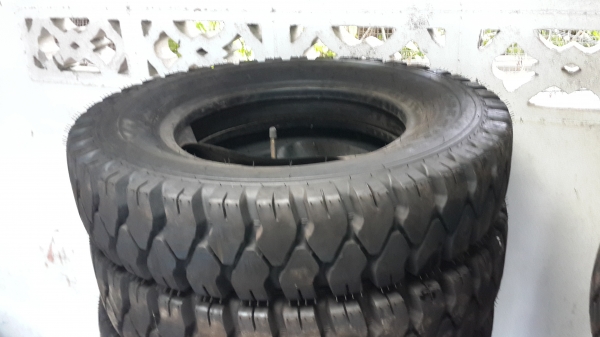 ขายยางลมนอก บริดสโตน ดันล็อป 825-15 และ 600-15