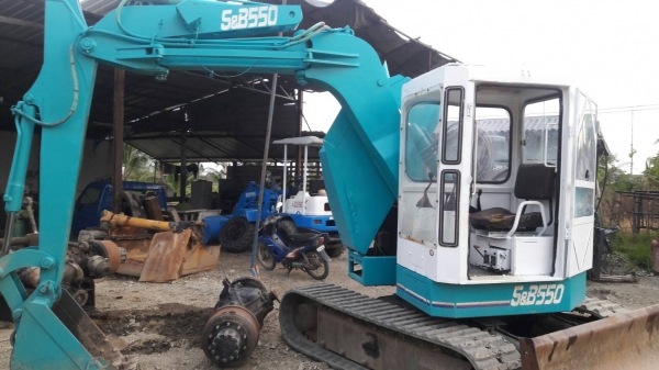 ขายรถขุด ยี่ห้อ HANIX รุ่น S&amp;B550 คอนโทรลน้ำมัน ปั๊มนิ้วเปลี่ยนเป็น แทรคเหล็ก สินค้าเก่านอก มีเอกสาร ราคา 340,000 บาท