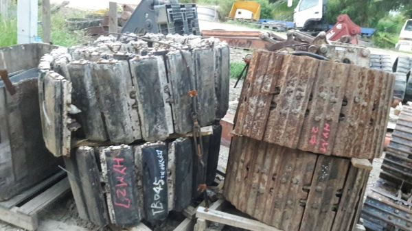 ขายแทรคเหล็ก สำหรับรถขุดขนาด 40 &ndash; 50  สินค้าเก่านอก ขายคู่ละ 40,000 บาท