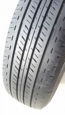 ขายยาง195R15 ปี 13 BRIDGESTONE R611 4 เส้น