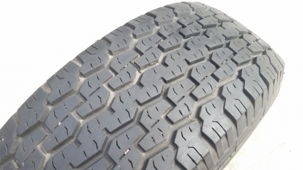 ขายยาง225/70/15 ปี 12/2เส้น+ปี13/2เส้น THUNDERER 4 เส้น