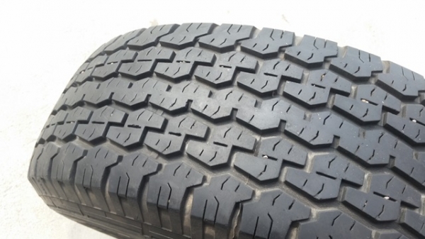 ขายยาง225/70/15 ปี 12/2เส้น+ปี13/2เส้น THUNDERER 4 เส้น