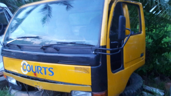 ขายหัวเก๋งรถบรรทุก 6 ล้อ กลาง ยี่ห้อ NISSAN PU ราคา 45,000 บาท