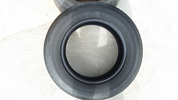 ขายยาง195/65/16 ปี 13/2เส้น+ปี14/2เส้น BEIDGESTONE EP200 4 เส้น