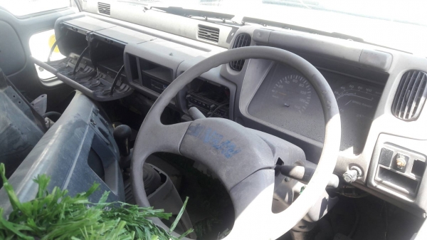 ขายหัวเก๋งรถบรรทุก 6 ล้อกลาง ยี่ห้อ NISSAN PU ราคา 42,000 บาท