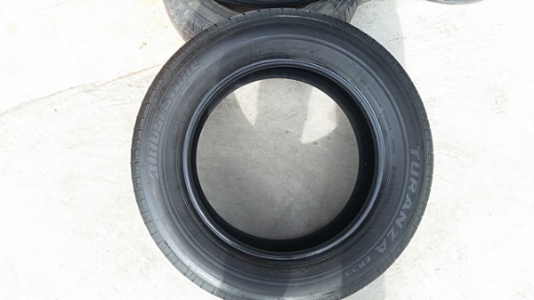 ขายยาง215/60/16 ปี 3715 BRIDGESTONE ER33 4 เส้น ขายยาง215/60/16 ปี 3715 BRIDGESTONE ER33 4 เส้น
