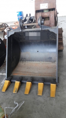 ขายบุ้งกี๋สำหรับรถขุด ขนาด PC200 กว้าง 45 นิ้ว ราคา 45,000 บาท