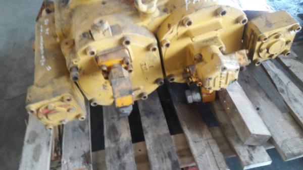 ขายปั๊มรถขุด MITSUBISHI รุ่น MS180 ของเก่านอก มี 2 ลูก ราคา ลูกละ 15,000 บาท