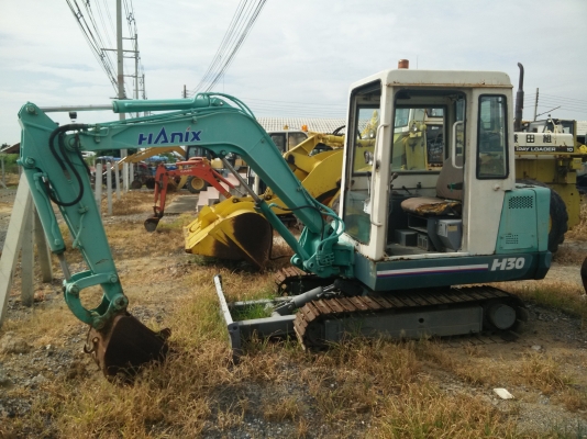 ขายรถแม็คโค HANIX H30 เก่านอกแท้ สภาพดี ใช้งานได้ทุกระบบ