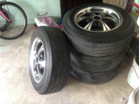 ขาย/เทิร์นล้อแม็ก6รู ขอบ17 พร้อมยางสภาพสวย 4วง ถูกๆสำหรับรถกระบะตัวสูง