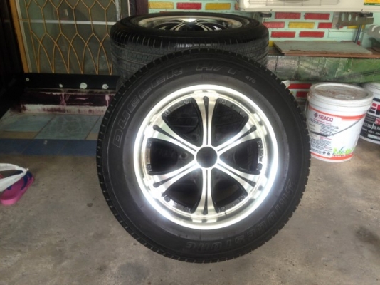 ขาย/เทิร์นล้อแม็ก6รู ขอบ17 พร้อมยางสภาพสวย 4วง ถูกๆสำหรับรถกระบะตัวสูง