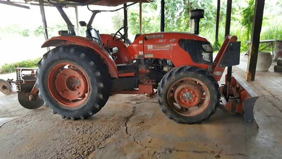 ขายรถไถ KUBOTA M7040 ปี51สภาพสวย เครื่องเดิม อุปกรณ์ดันหน้า ผานหลัง6 เอกสารเล่มทะเบียนครบ